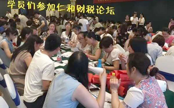 深圳龙华区学会计哪个学校好_学费多少钱